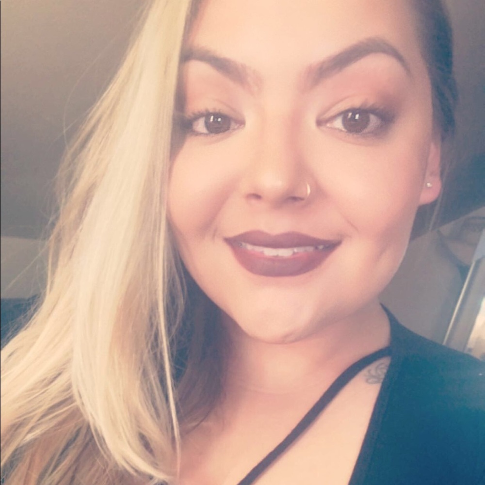 Meet your Posher, Esperanza